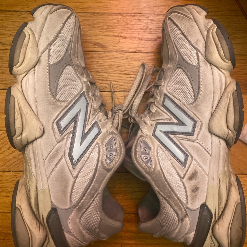 New Balance Cream and Gray Sneakers Men’s 9.5, Women’s 11